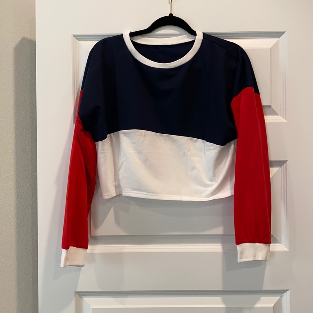 Longe sleeve crop top. Size large.